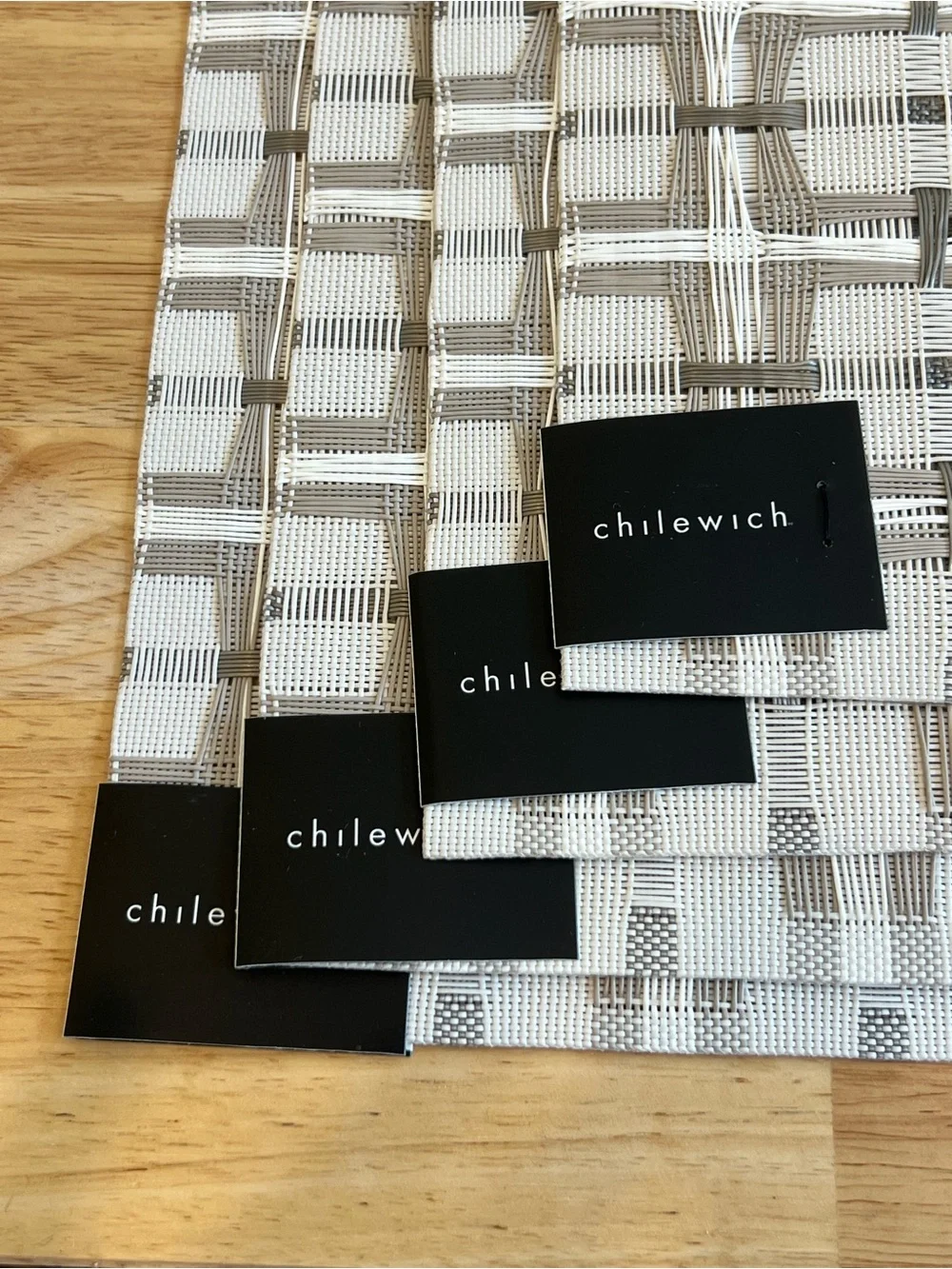 NWT Chilewich Hopscotch Placemats in Coconut - Set of 4